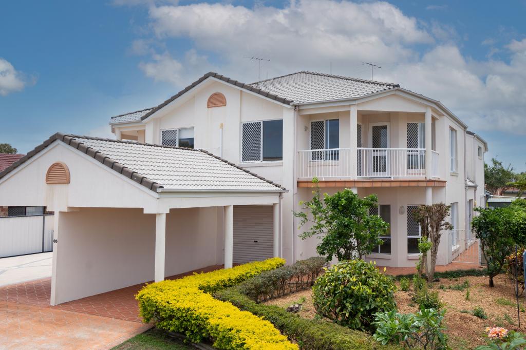 2/35 COSMOS AVE, BANKSIA BEACH, QLD 4507