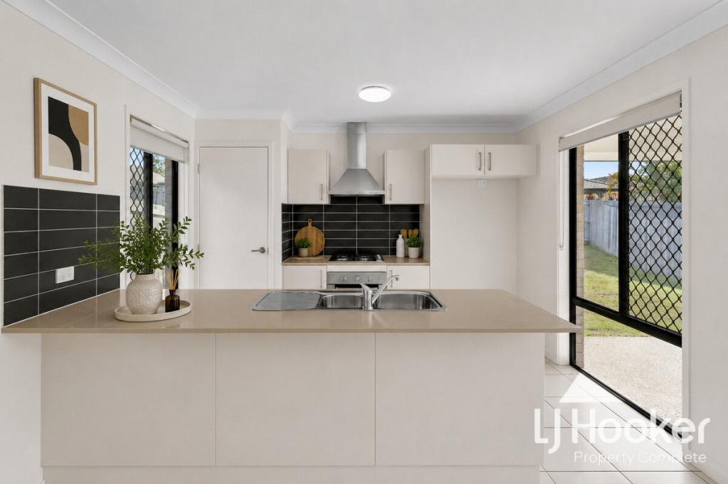 15 Combs St, Yarrabilba, QLD 4207