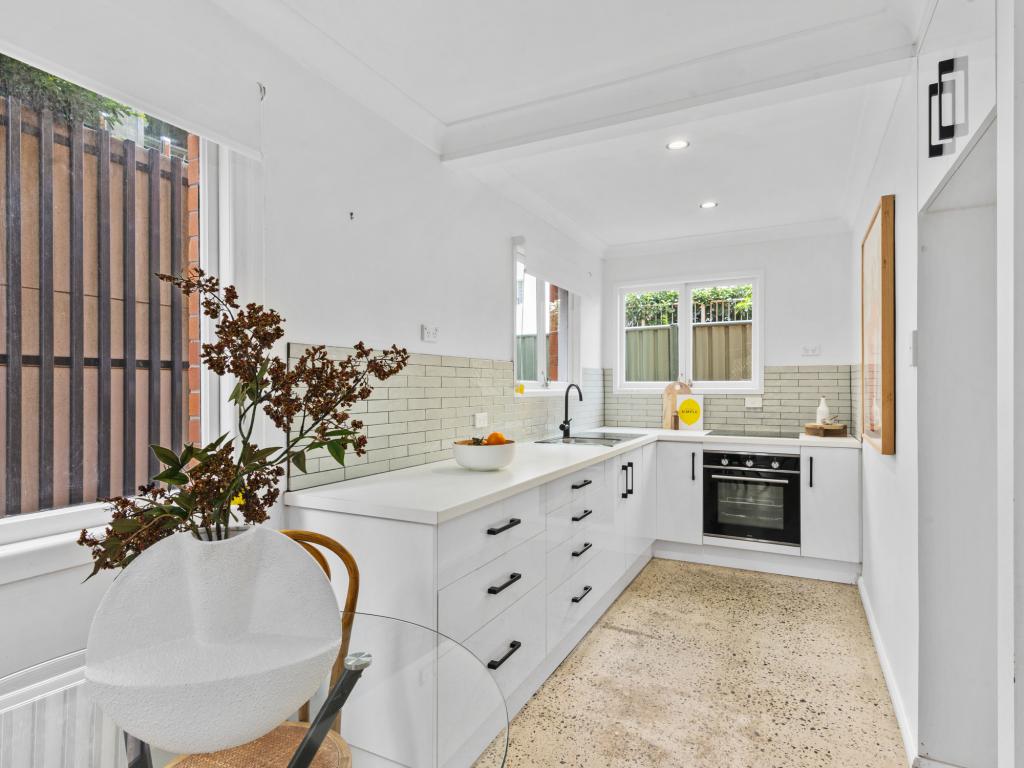 2/4 Johnston St, Bilinga, QLD 4225