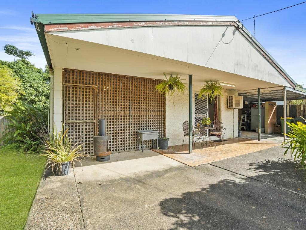 1 Granadilla St, Holloways Beach, QLD 4878