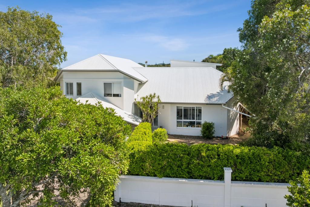 20 Seafarer Ct, Castaways Beach, QLD 4567