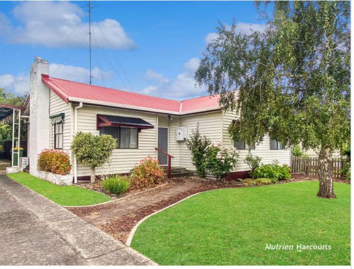18 Peachey St, Casterton, VIC 3311