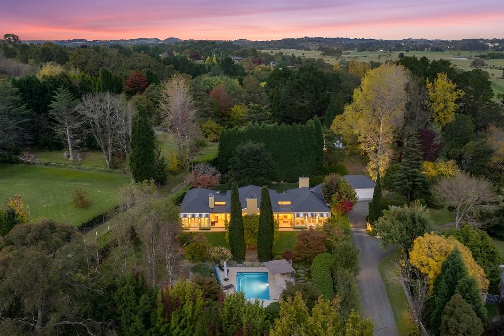 8 St Denis Cl, Burradoo, NSW 2576