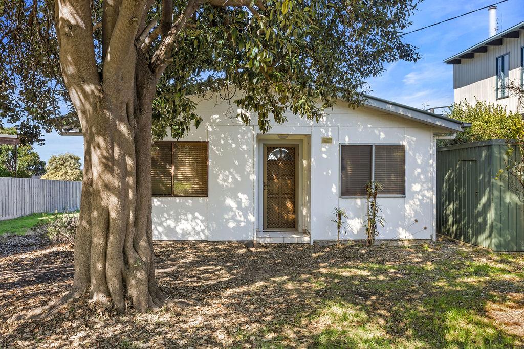 15 Surf Ave, Skenes Creek, VIC 3233