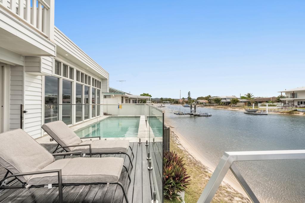 7 Dolphin Ct, Palm Beach, QLD 4221