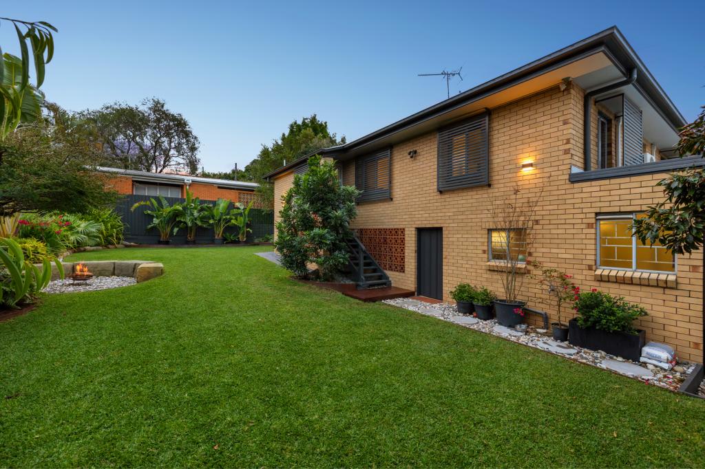 4 Walkers Dr, Balmoral, QLD 4171