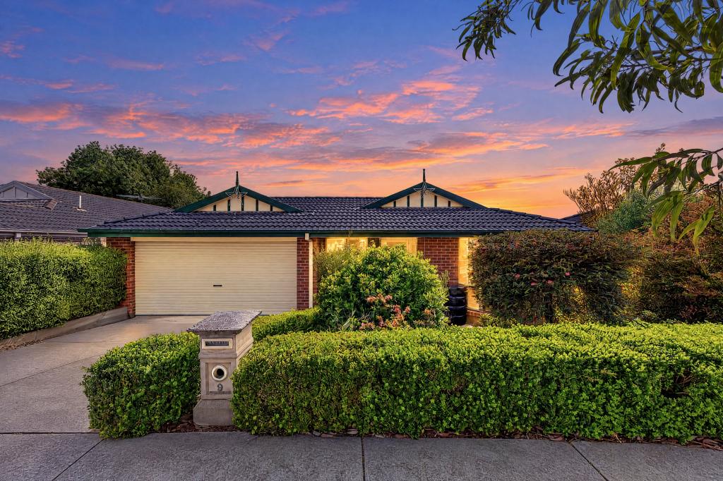 9 Diston Ct, Pakenham, VIC 3810
