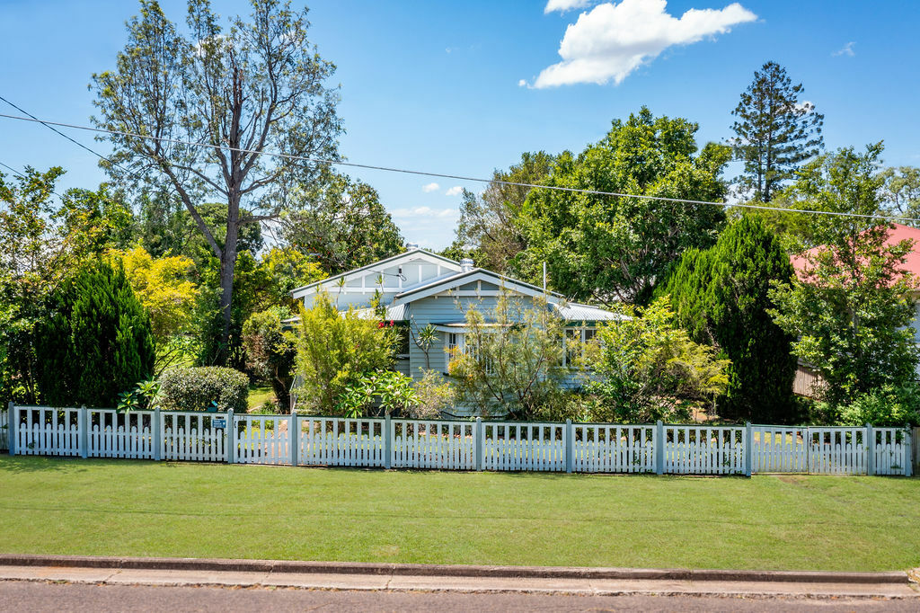 12 BOSTOCK ST, NEWTOWN, QLD 4305