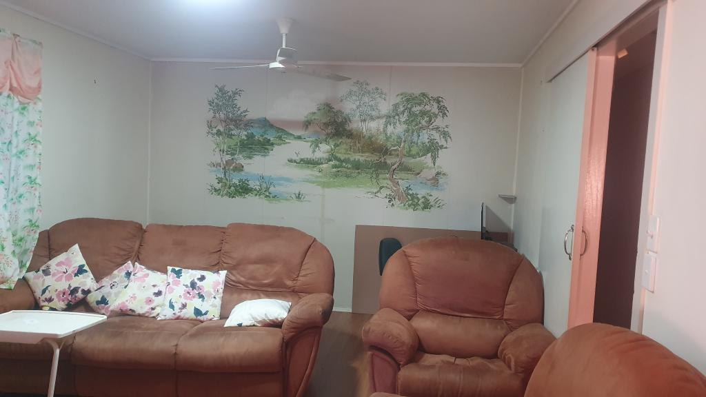 132 Elliott Heads Rd, Avenell Heights, QLD 4670