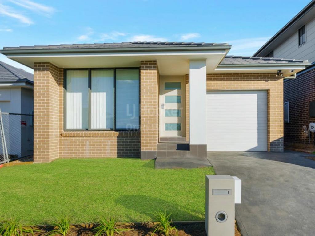 6a Fleece Loop, Oran Park, NSW 2570