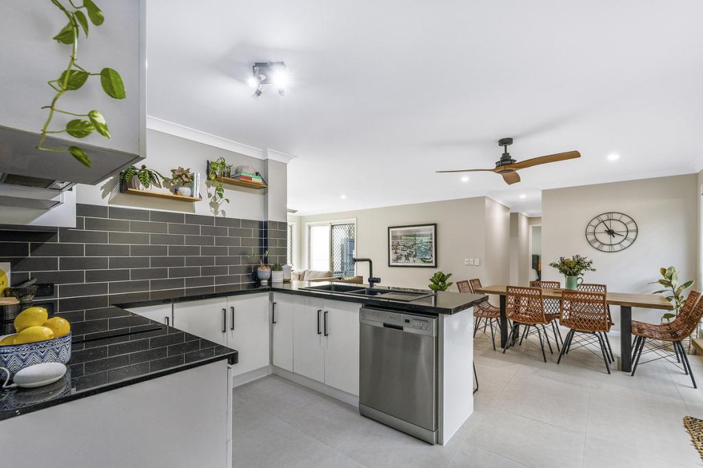 52/2-4 Langport Pde, Mudgeeraba, QLD 4213