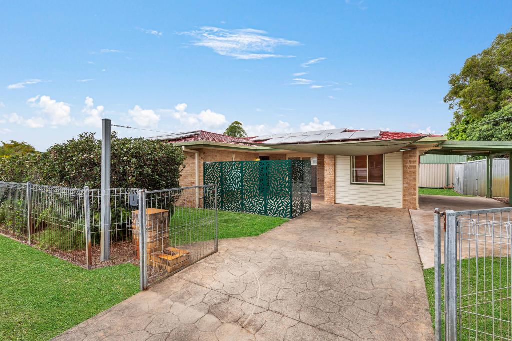 1 Gretel Dr, Beachmere, QLD 4510