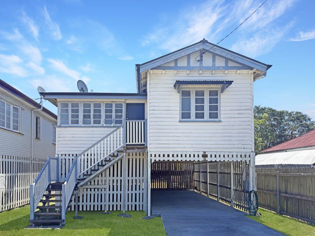 8A LINDSAY ST, BUNDAMBA, QLD 4304