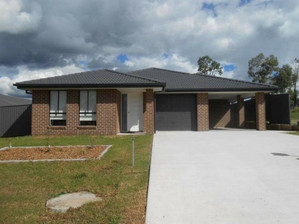 32 LEONORA CRES, KOOTINGAL, NSW 2352