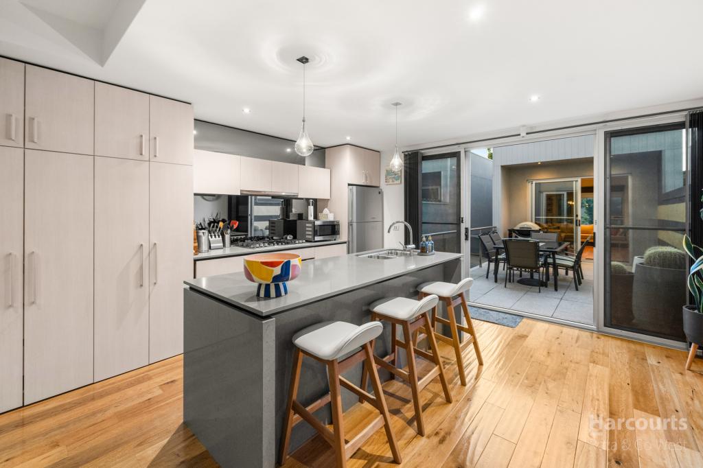 16 Caravel Lane, Caroline Springs, VIC 3023