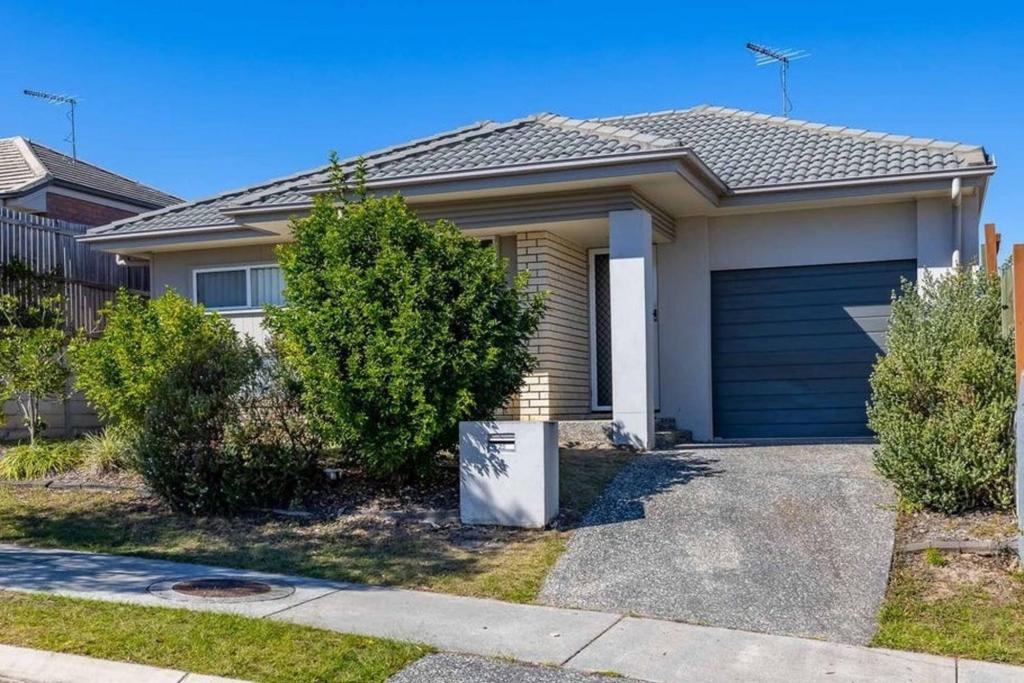 25 Hyssop Pl, Springfield Lakes, QLD 4300