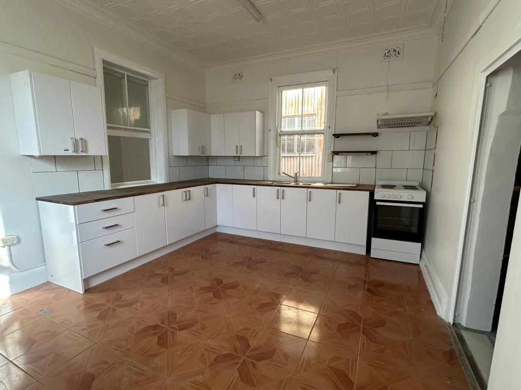 87 Arthur St, Wellington, NSW 2820
