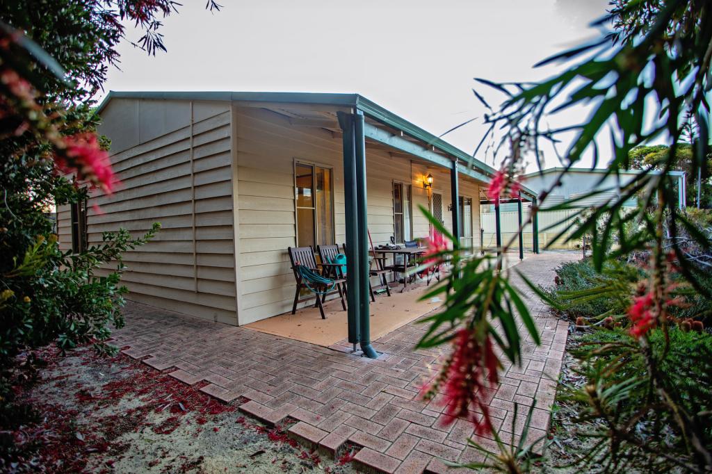 33 Raglan St, Hopetoun, WA 6348