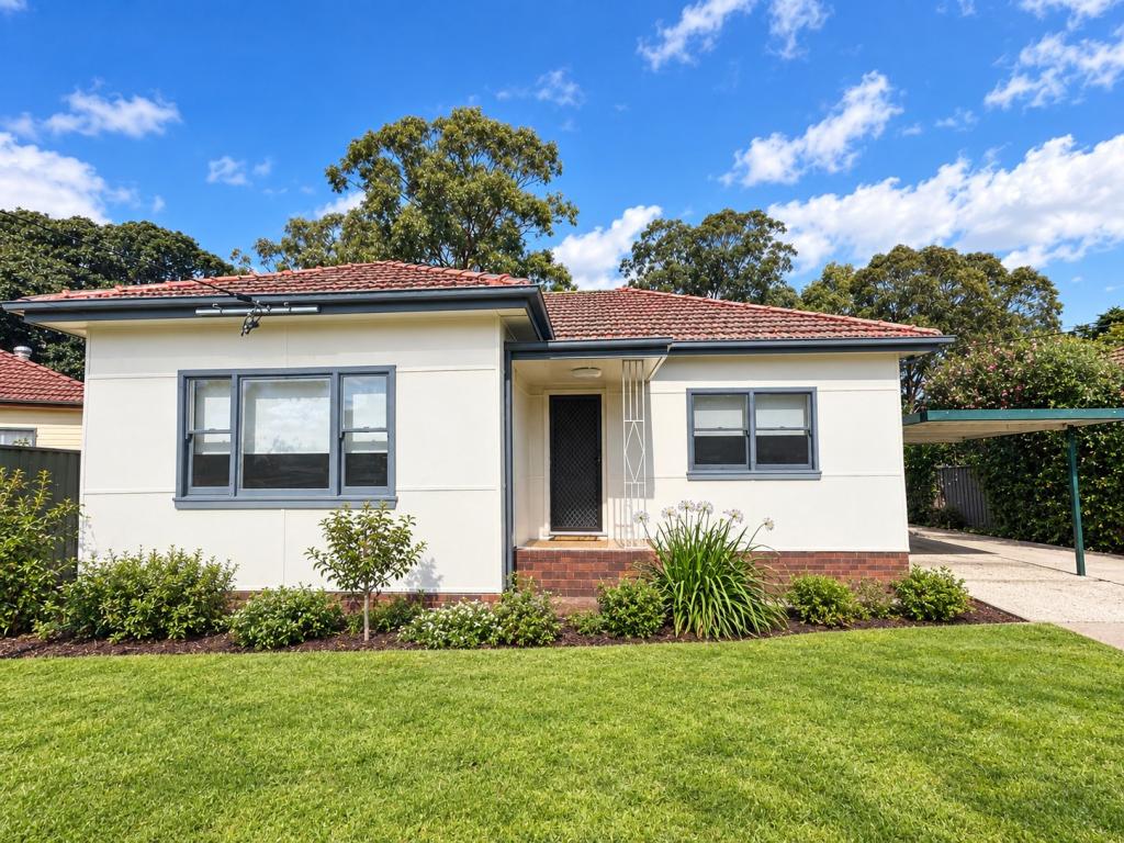 16 PIONEER ST, WENTWORTHVILLE, NSW 2145