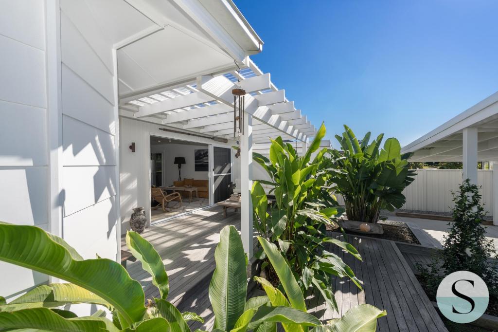 36 Caves Beach Rd, Caves Beach, NSW 2281