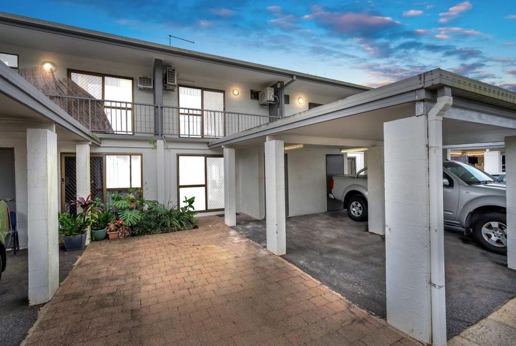 2/7 Rigg St, Woree, QLD 4868