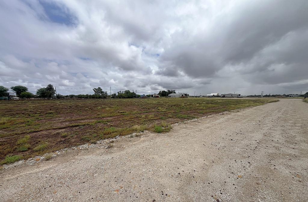 LOT 30 THRUSH RD, LONGREACH, QLD 4730