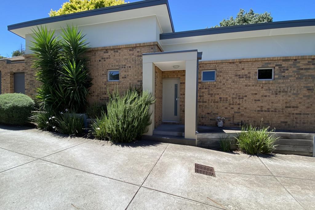 2/43 ST VIGEONS RD, RESERVOIR, VIC 3073