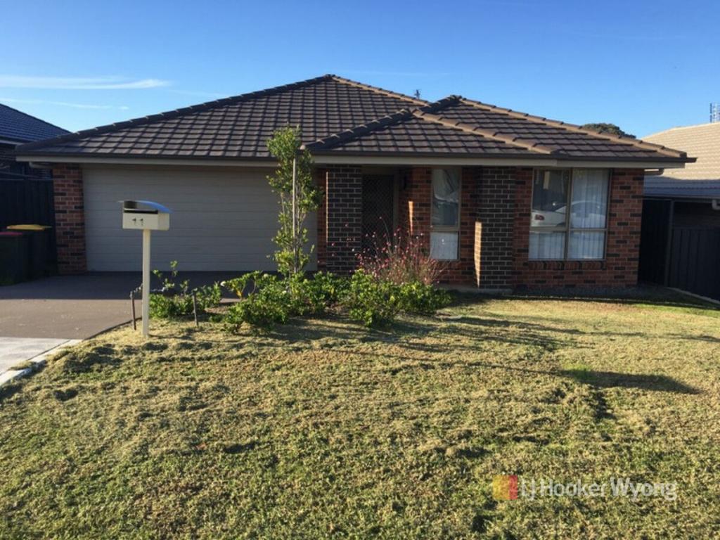 11 Frank Ave, Wadalba, NSW 2259