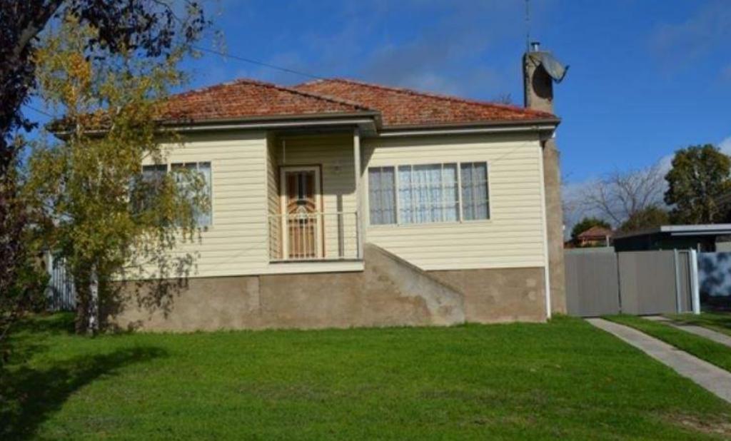 14 MCKENZIE PL, WEST BATHURST, NSW 2795