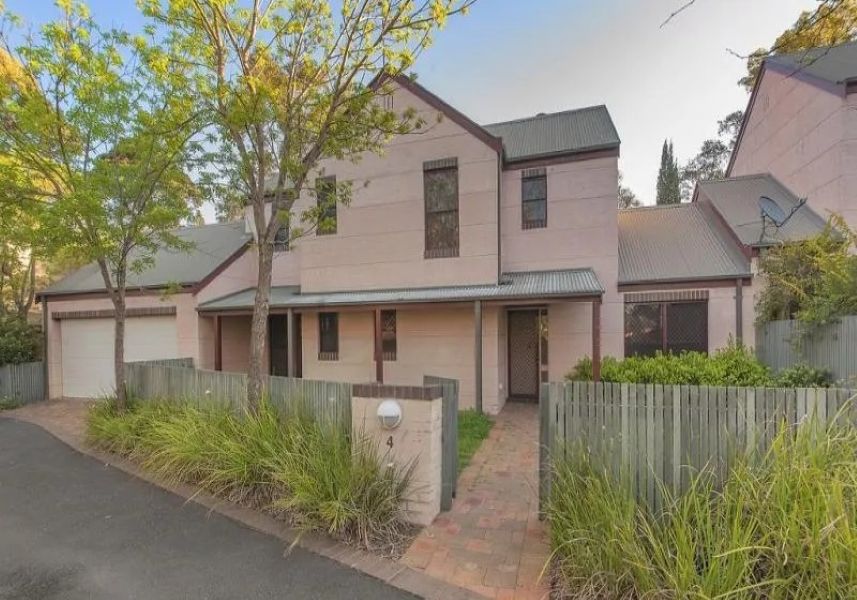 4/14 Provost Mews, Holsworthy, NSW 2173