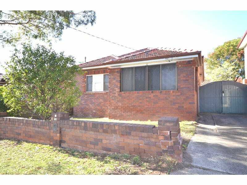 18 Farrell Rd, Kingsgrove, NSW 2208