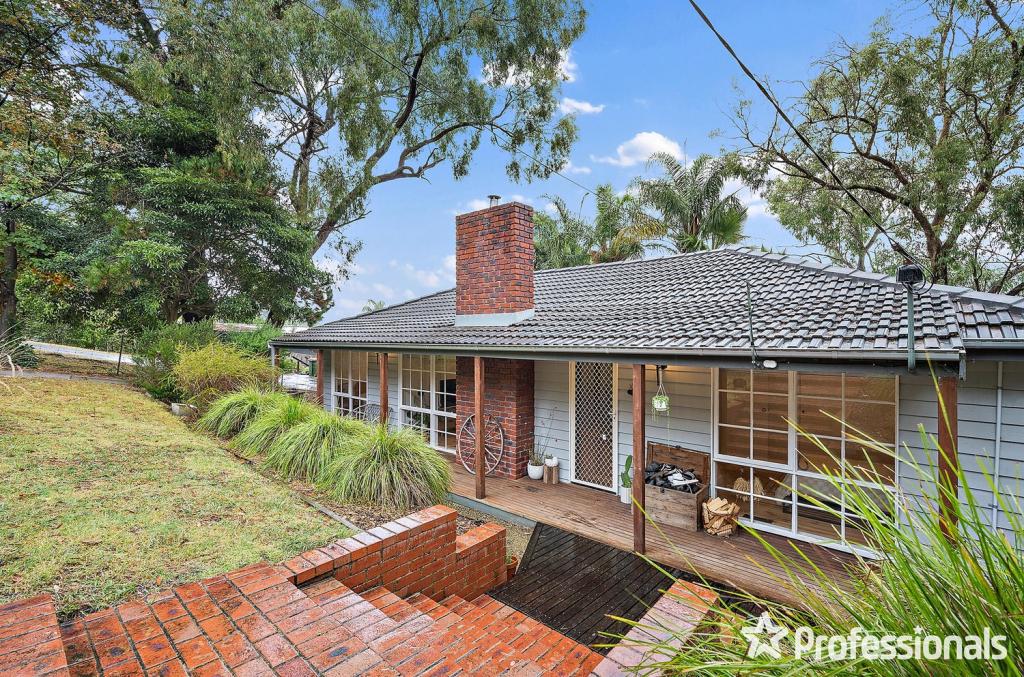 107 COMMERCIAL RD, MOUNT EVELYN, VIC 3796