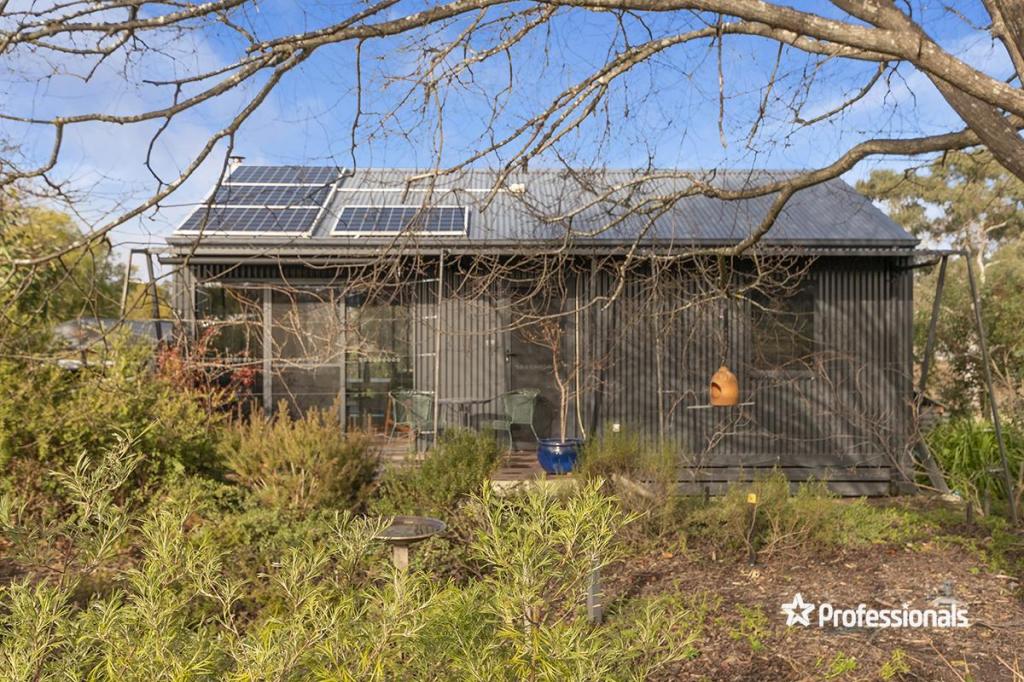 19 Bunbury St, Cavendish, VIC 3314