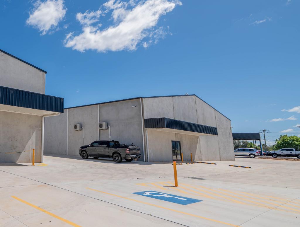 Shed 2/4 Boyd Cct, Parkes, NSW 2870