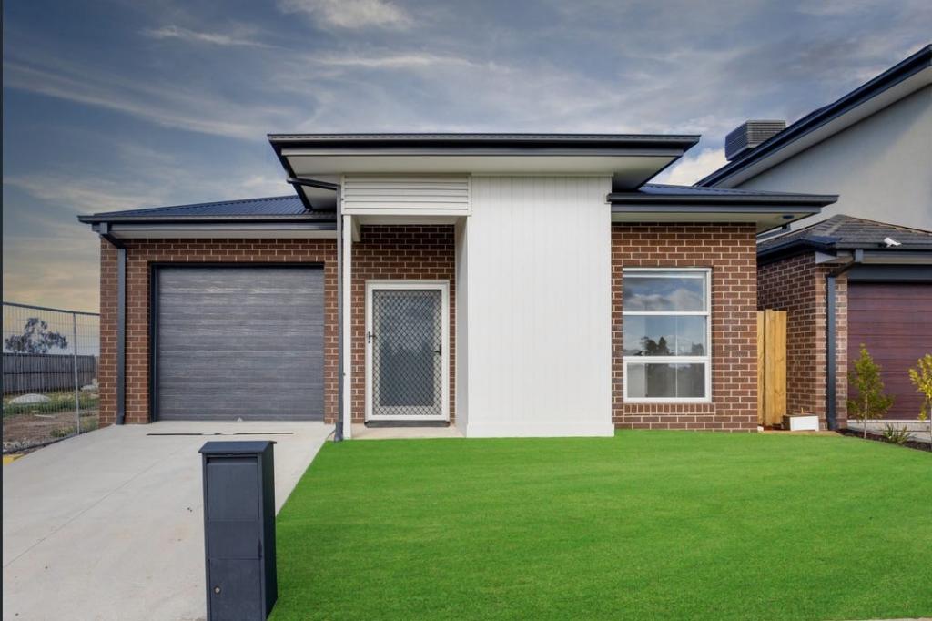 3 Mcculloch St, Melton South, VIC 3338