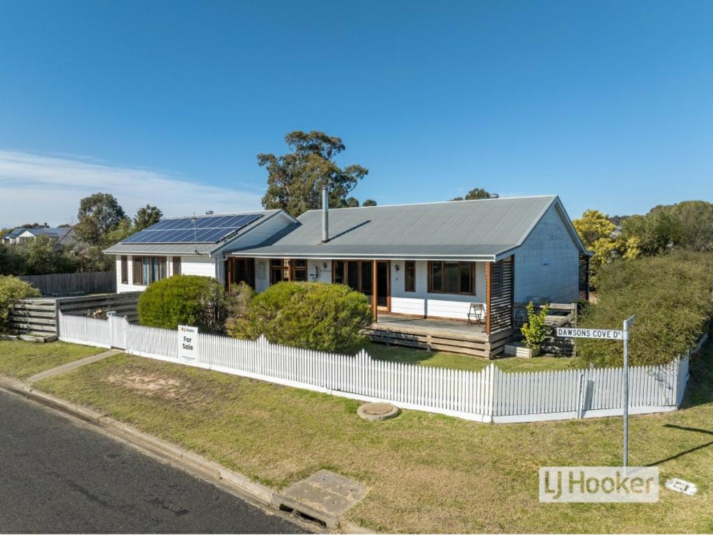 15 DAWSONS COVE DR, NEWLANDS ARM, VIC 3875