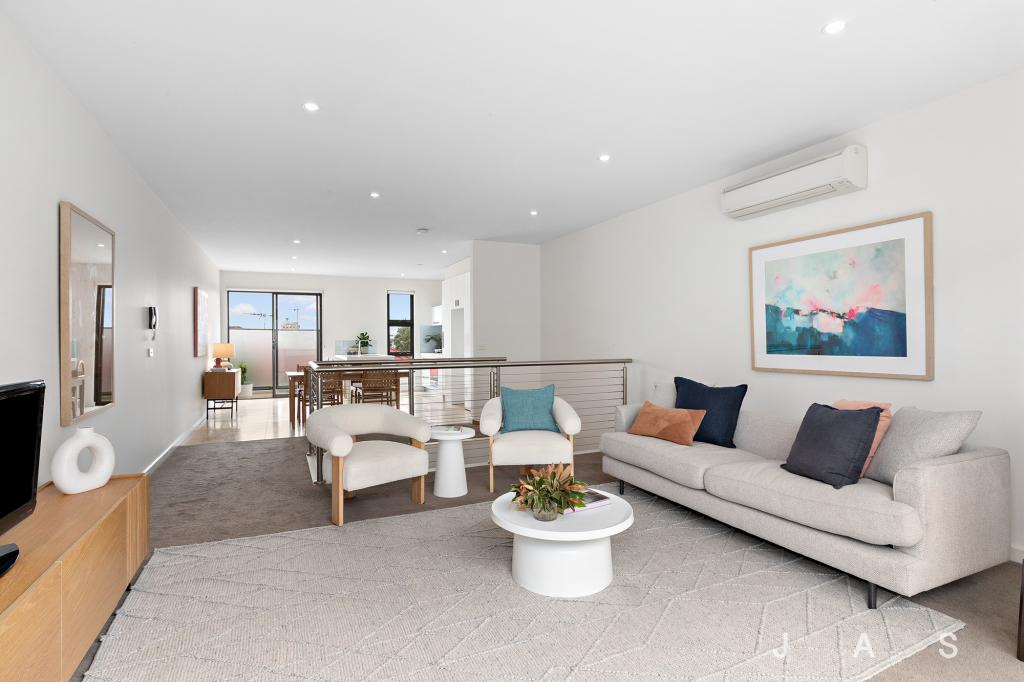 2/30 Sydenham St, Seddon, VIC 3011