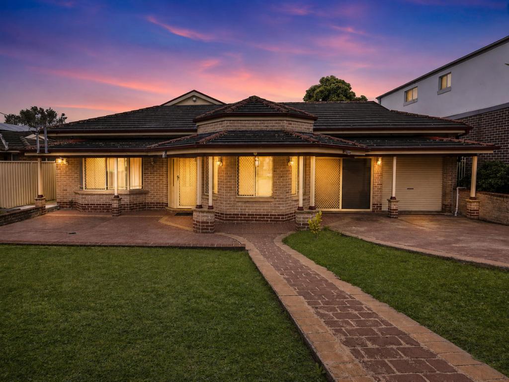 51 DESMOND ST, MERRYLANDS, NSW 2160