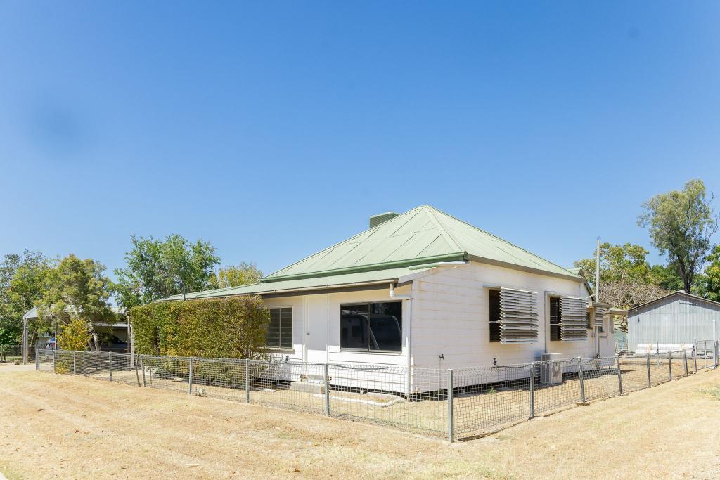 27 Pelican St, Longreach, QLD 4730