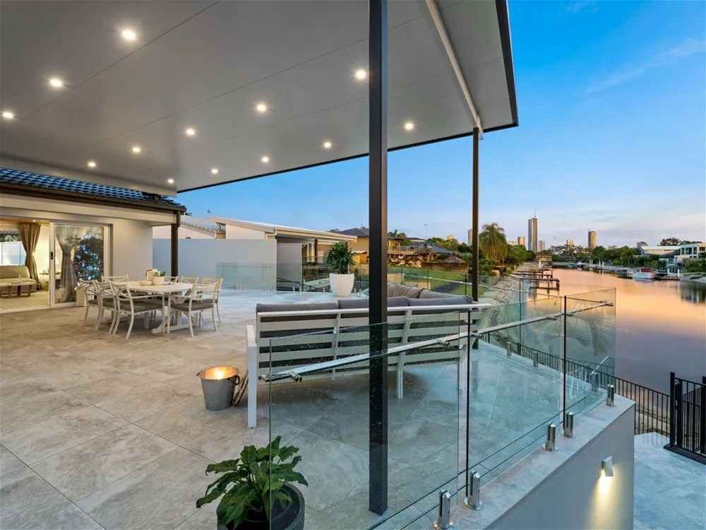 1 RUDD ST, BROADBEACH WATERS, QLD 4218