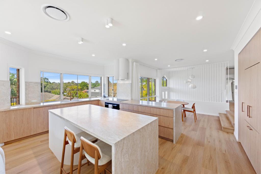 34 Breakwater Rd, Robina, QLD 4226