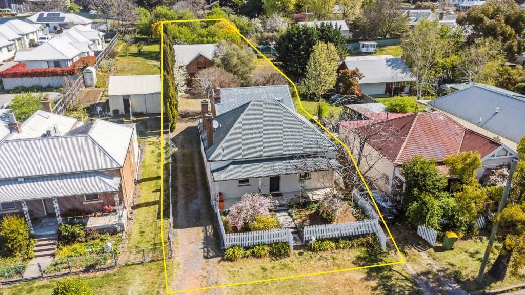 33 DUTTON ST, YASS, NSW 2582