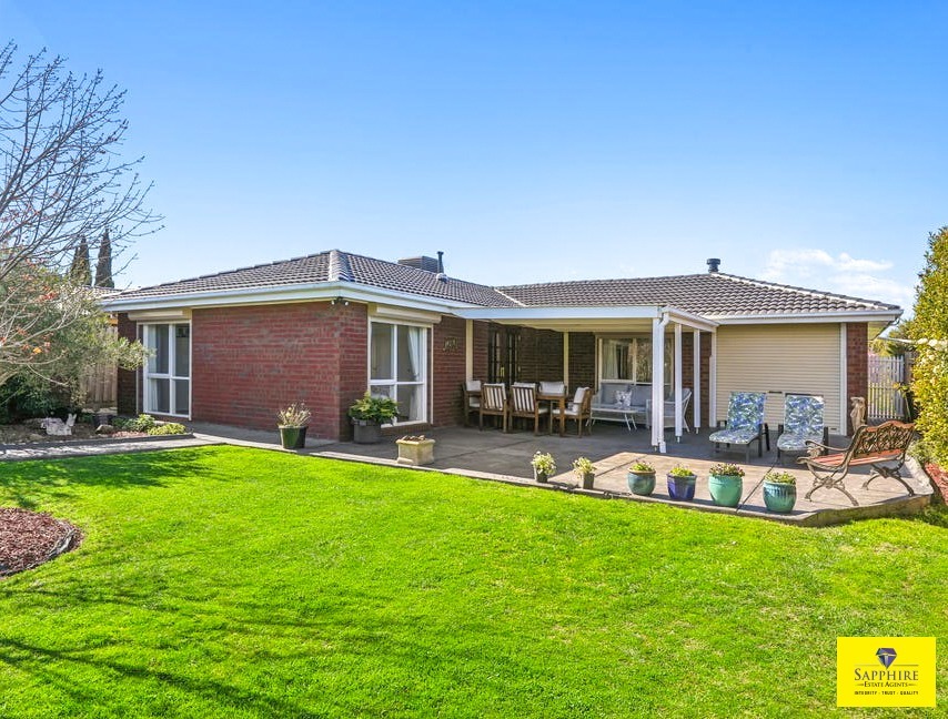 37 Rokeby Cres, Craigieburn, VIC 3064