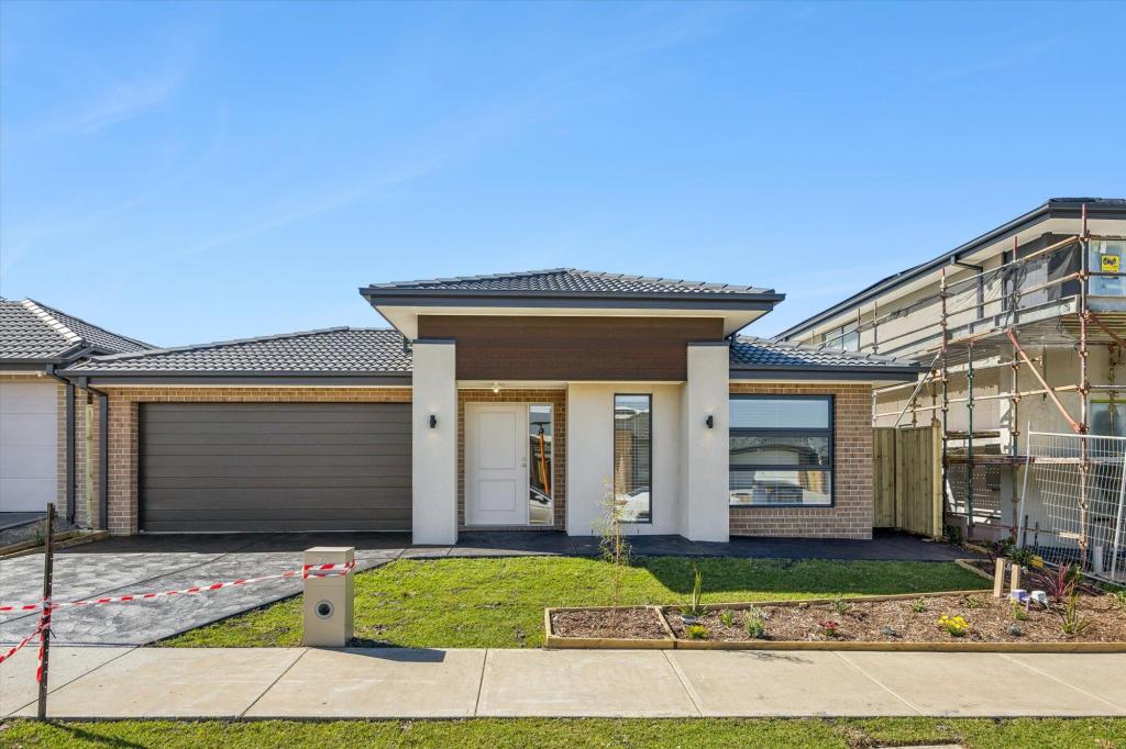 75 Grevillea Cct, Clyde, VIC 3978