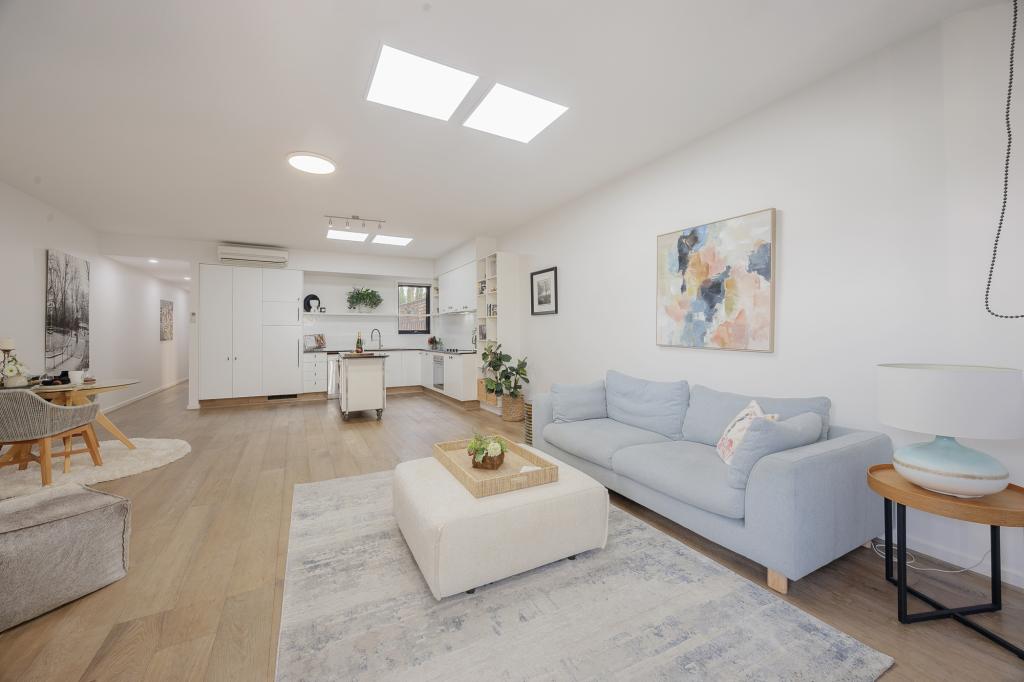 2/3 Ormond Esp, Elwood, VIC 3184