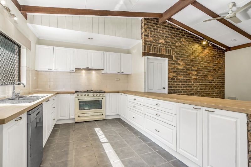 4 Gadgarra Cl, Edmonton, QLD 4869
