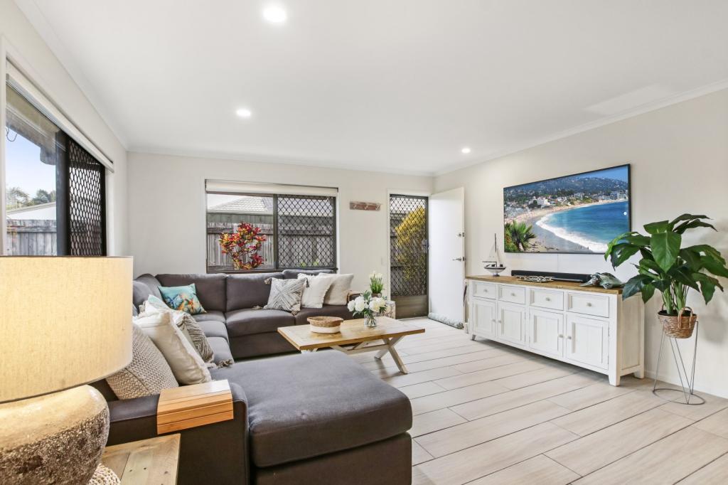 2/5 Caldwell St, Golden Beach, QLD 4551