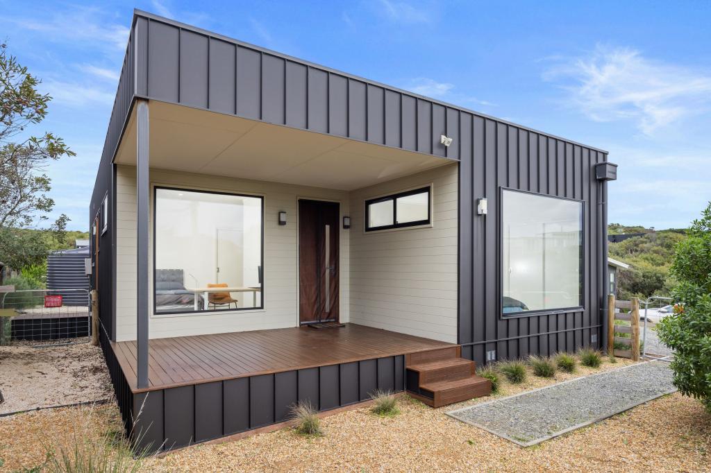 55 BRADLEY AVE, VENUS BAY, VIC 3956
