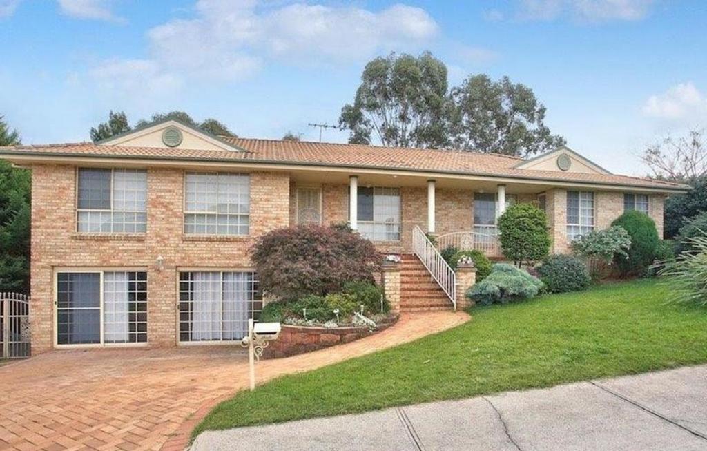 2 Hop-Bush Pl, Mount Annan, NSW 2567