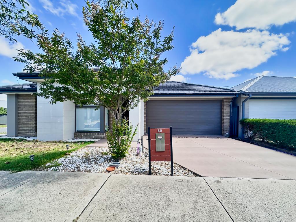 39 Kangaroo Rd, Craigieburn, VIC 3064